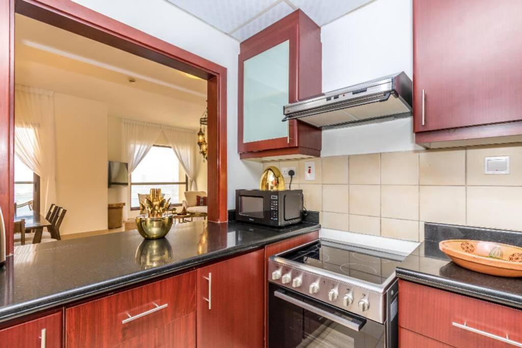 The Premium Jbr Sea View Luxury Suite Awarded "Traveller Award 2025" Dubai Eksteriør billede